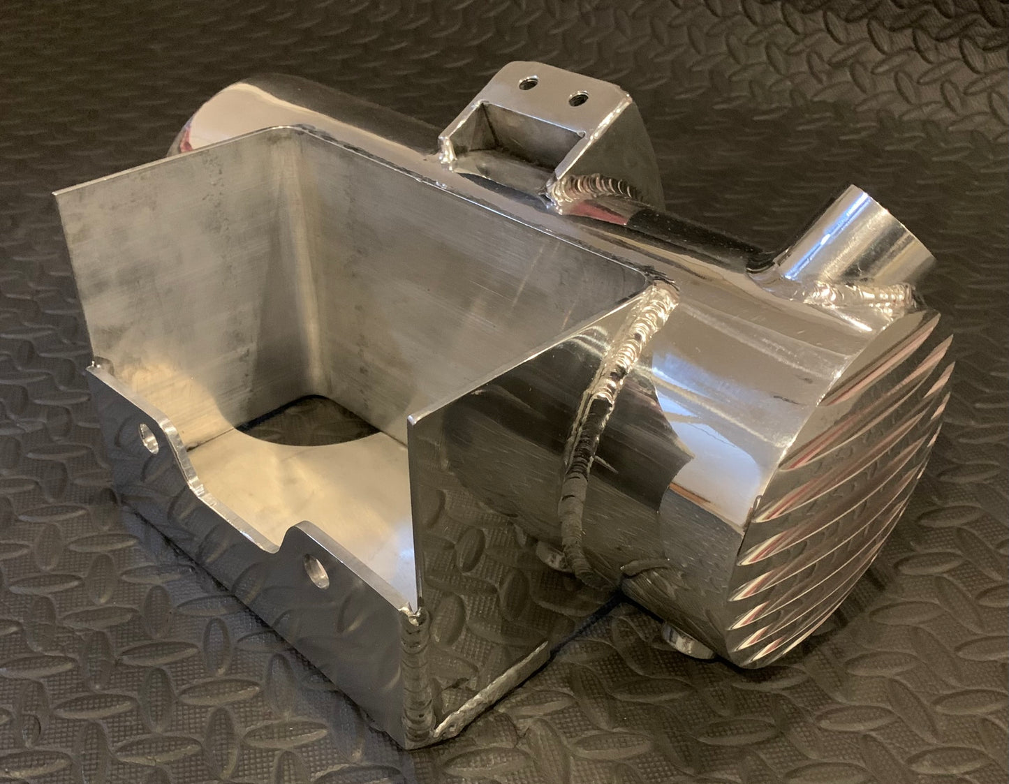 MotoXcycle MXC Round Deep Finned Aluminum Oil tank for Harley-Davidson Softails 2000 and up