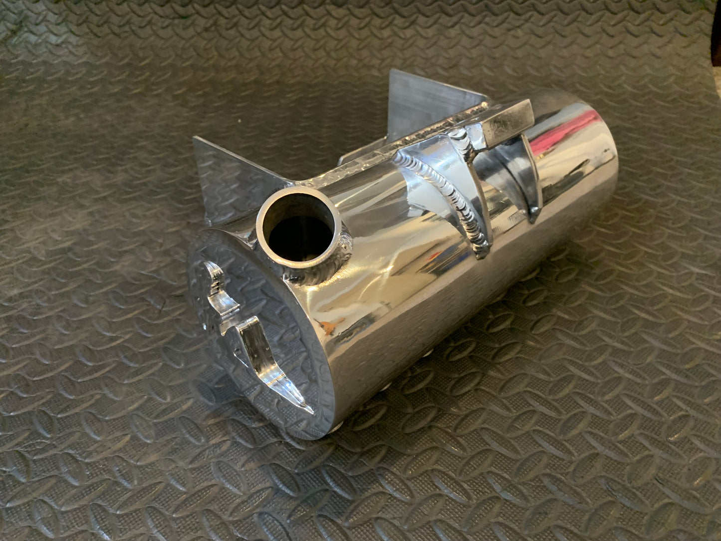 MotoXcycle MXC 5" Round Trucker girl Aluminum oil tank for 2000 and up Harley-Davidson Softails. (Copy)