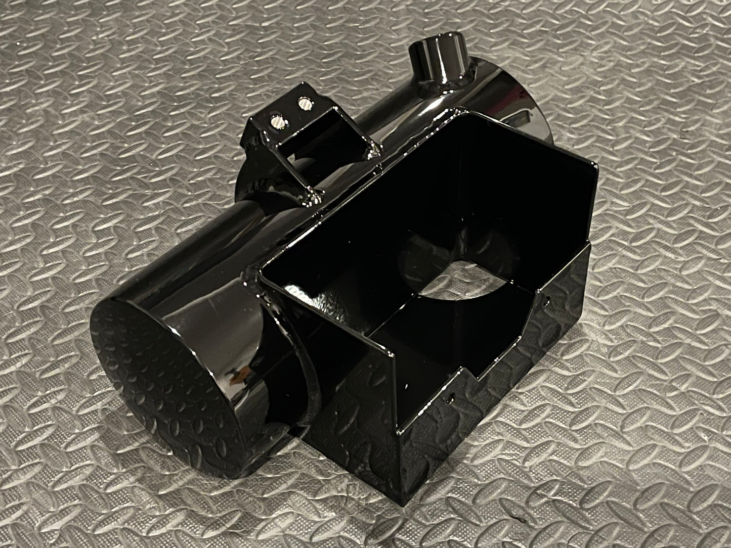 MotoXcycle MXC 5" Round Aluminum Oil Tank for 2000 and up Harley-Davidson Softails with battery box