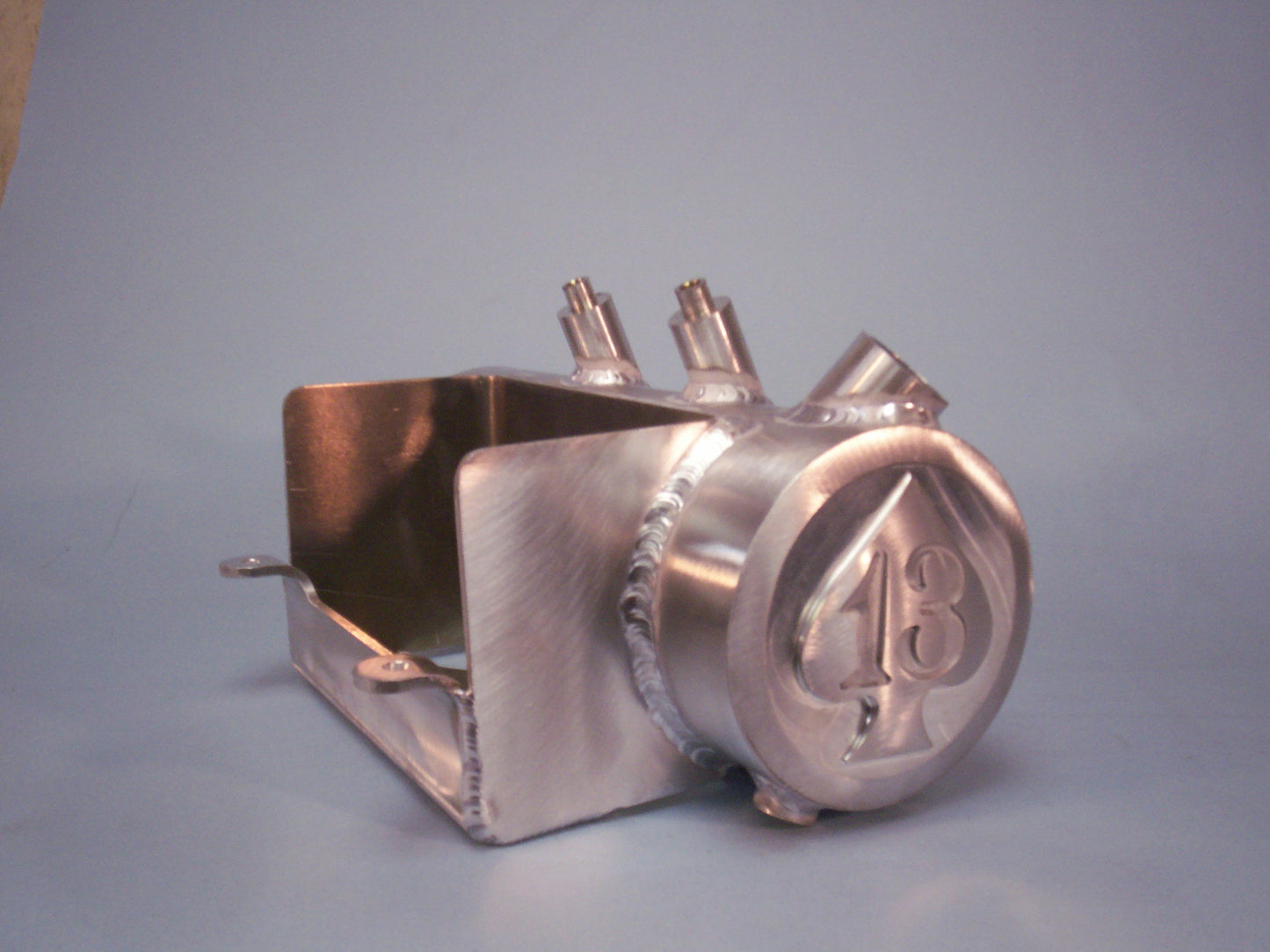 Tanque de aceite redondo de aluminio MotoXcycle MXC con Spade 13 mecanizado en los lados