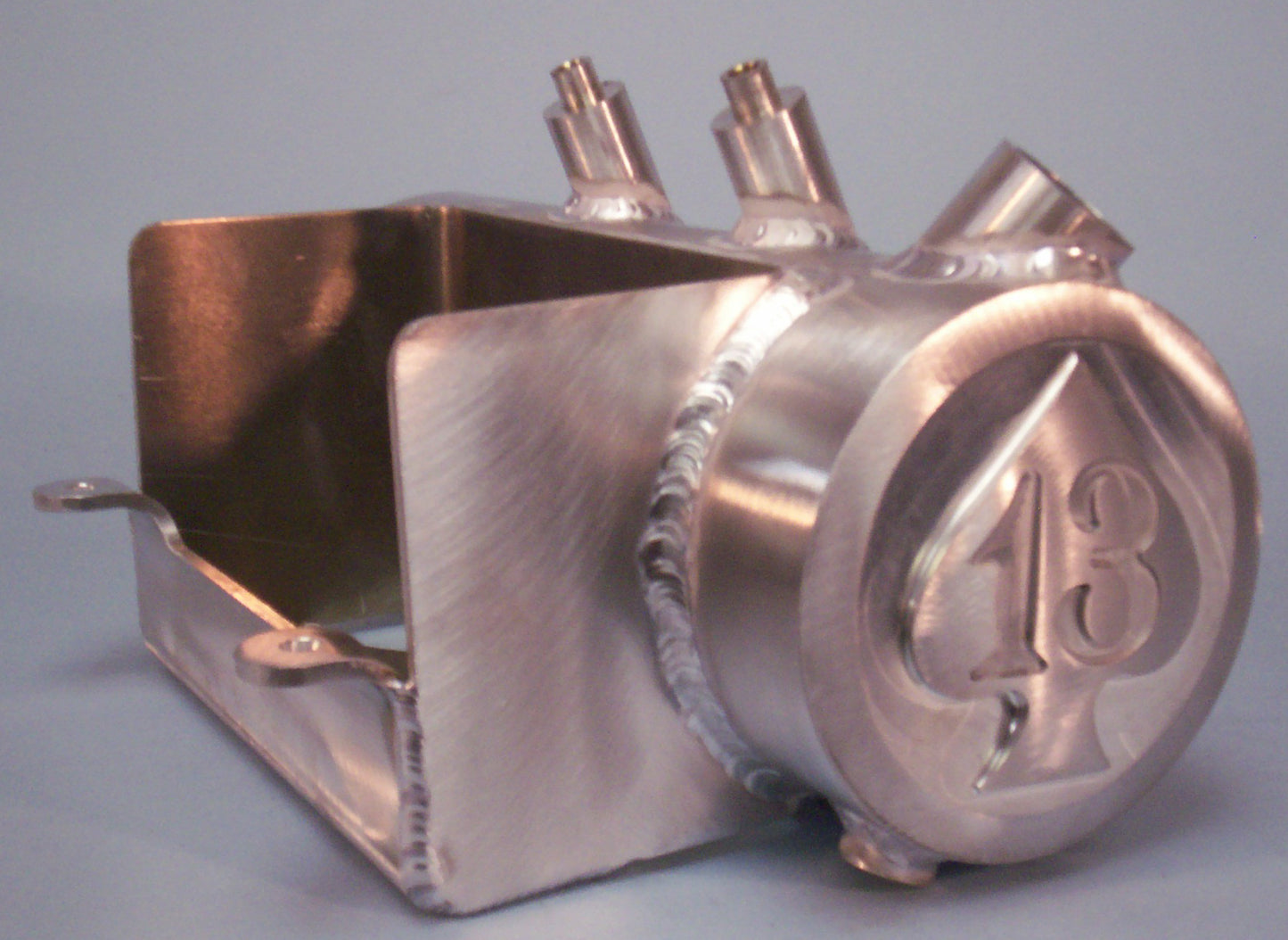 Tanque de aceite redondo MotoXcycle MXC con pala/13 lados para Harley-Davidson Softail