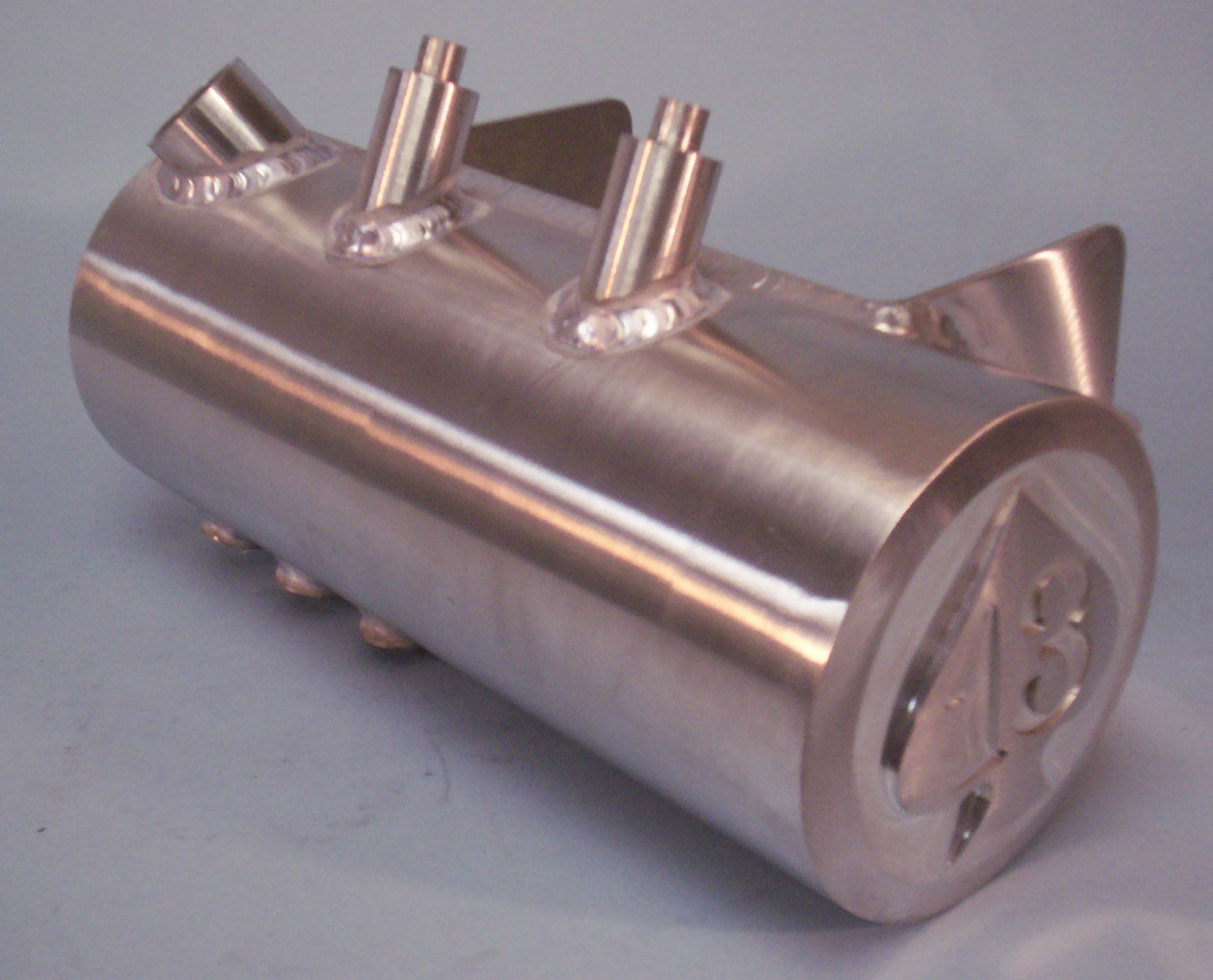 Tanque de aceite redondo MotoXcycle MXC con pala/13 lados para Harley-Davidson Softail