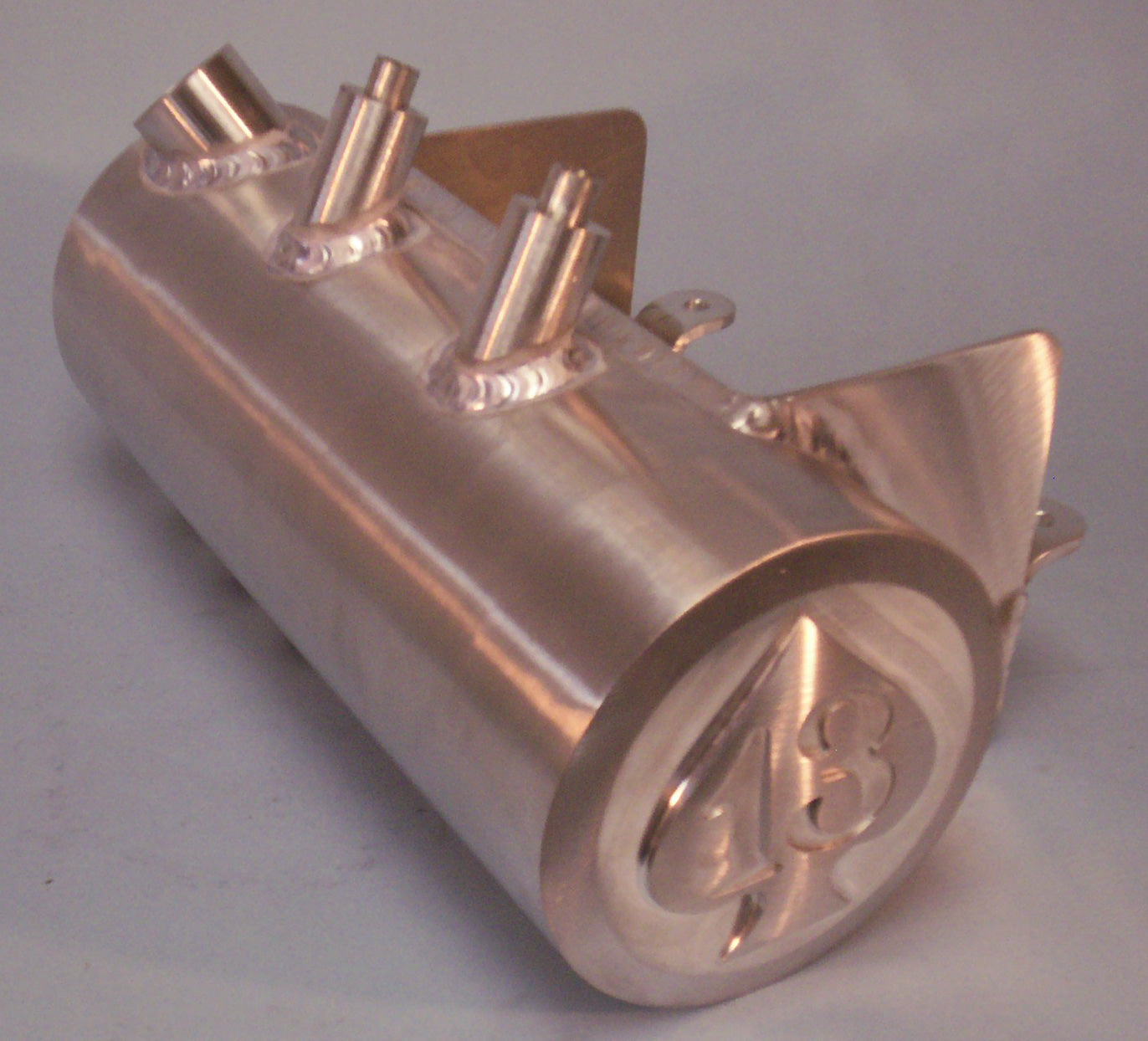 Tanque de aceite redondo MotoXcycle MXC con pala/13 lados para Harley-Davidson Softail