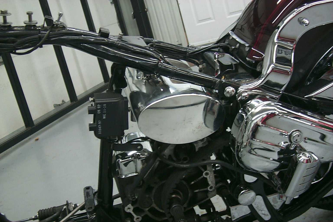 MotoXcycle MXC custom aluminum oval oil tank on Harely-Davdison Softail 1999
