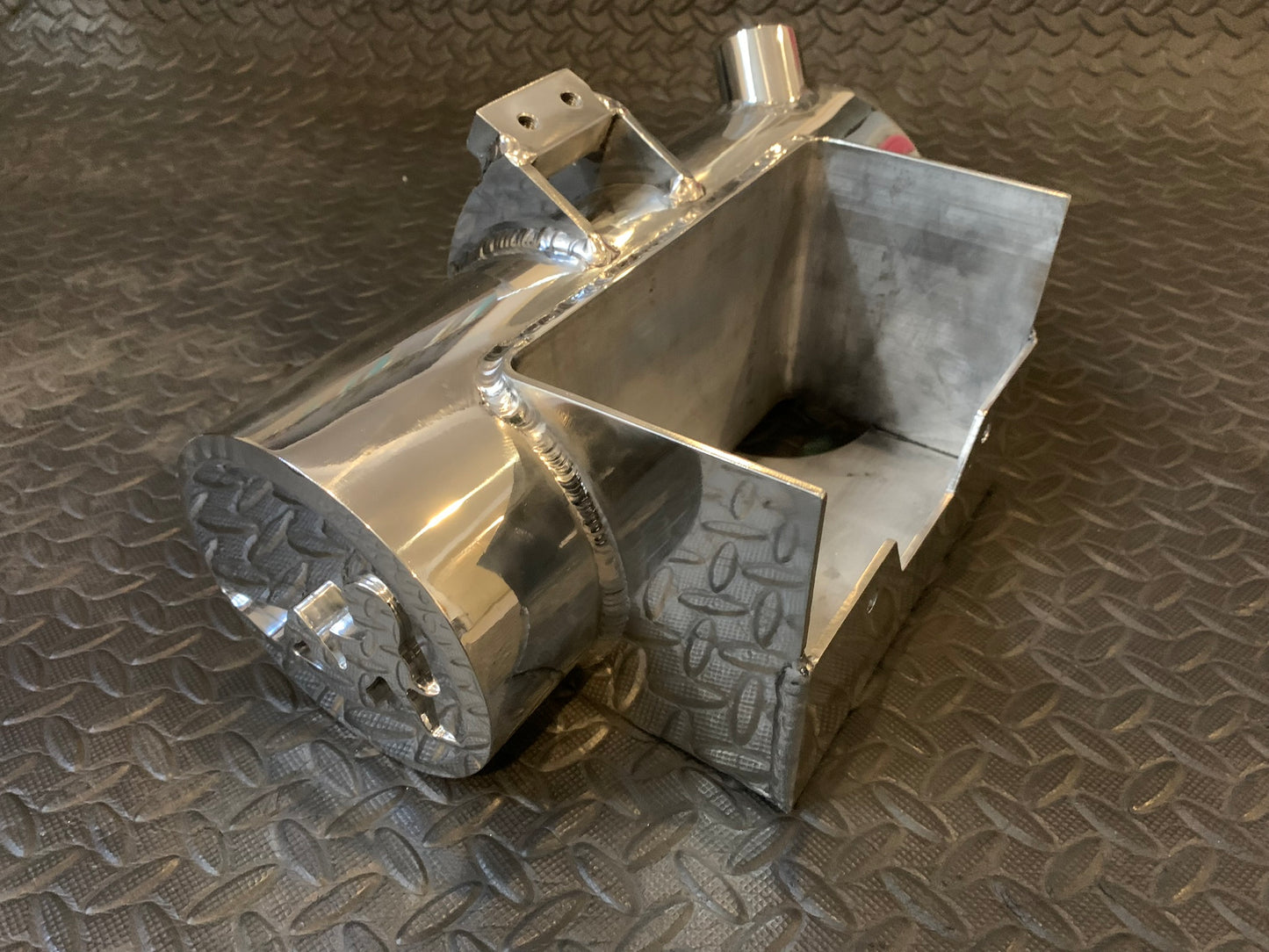MotoXcycle MXC 5" Round Trucker girl Aluminum oil tank for 2000 and up Harley-Davidson Softails. (Copy)