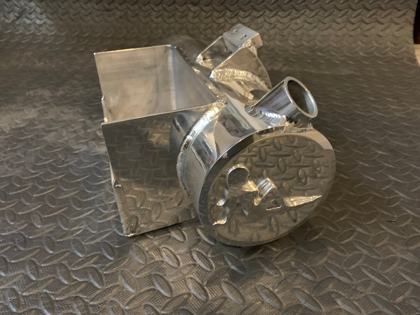 MotoXcycle MXC 5" Round Trucker girl Aluminum oil tank for 2000 and up Harley-Davidson Softails. (Copy)