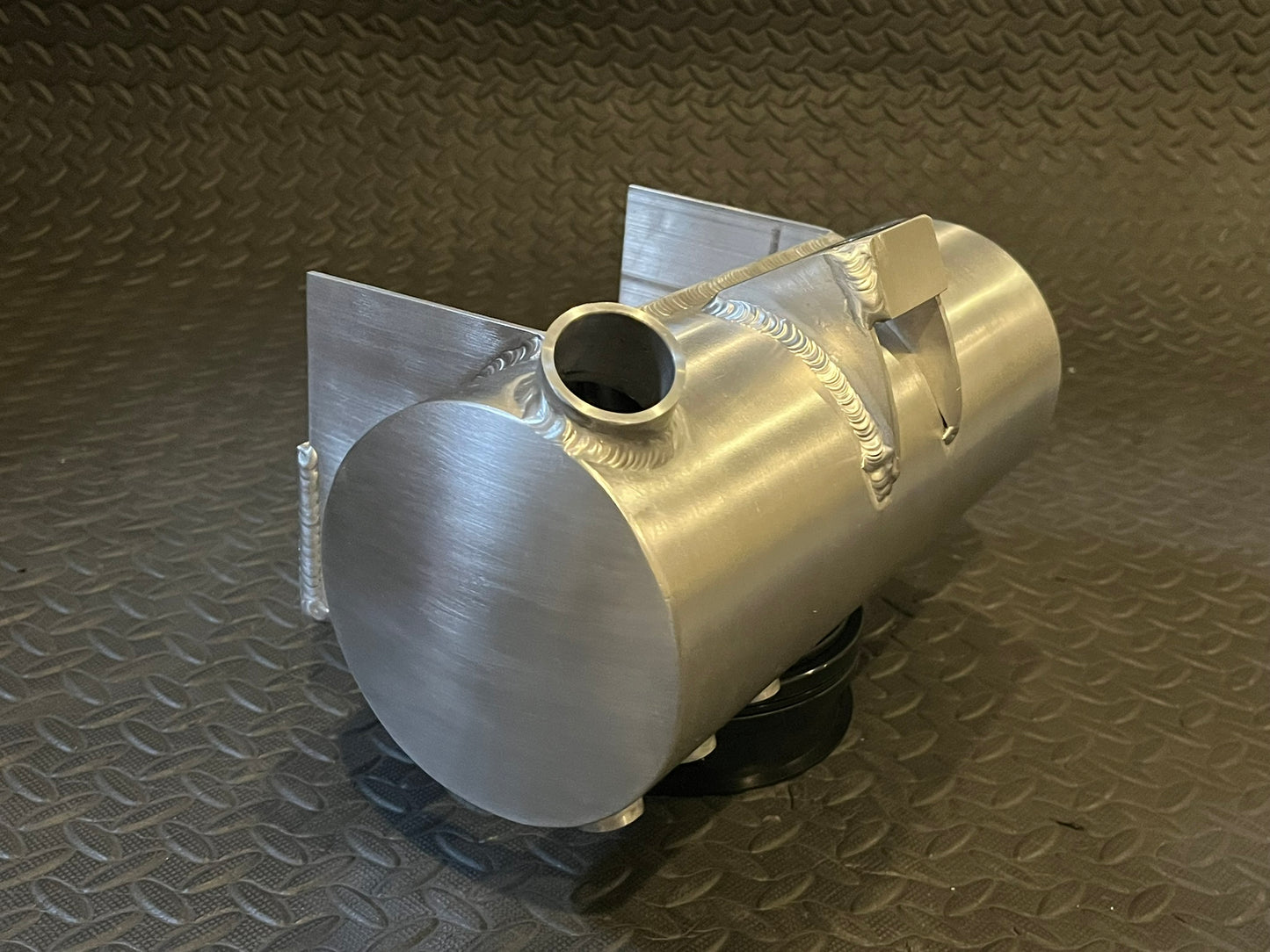 MotoXcycle MXC 5" Round Aluminum Oil Tank for stock 2000 to 2017 Harley-Davidson Softails