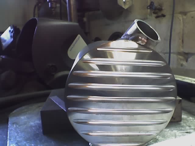 Round Deep Finned Aluminum Oil tank for Harley-Davidson Softails 2000 and up